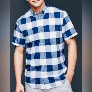 GAP Men’s Oxford Gingham Short Sleeve Standard Fit Shirt, Size Medium